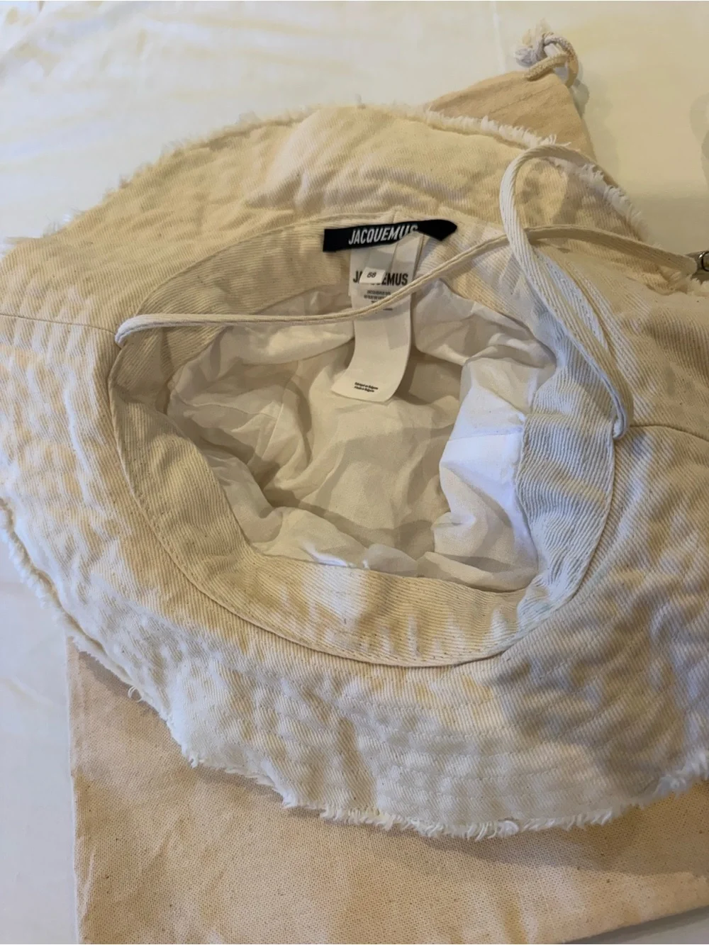 Jacquemus Off-White Artichaut Bucket Hat with Chin Strap
